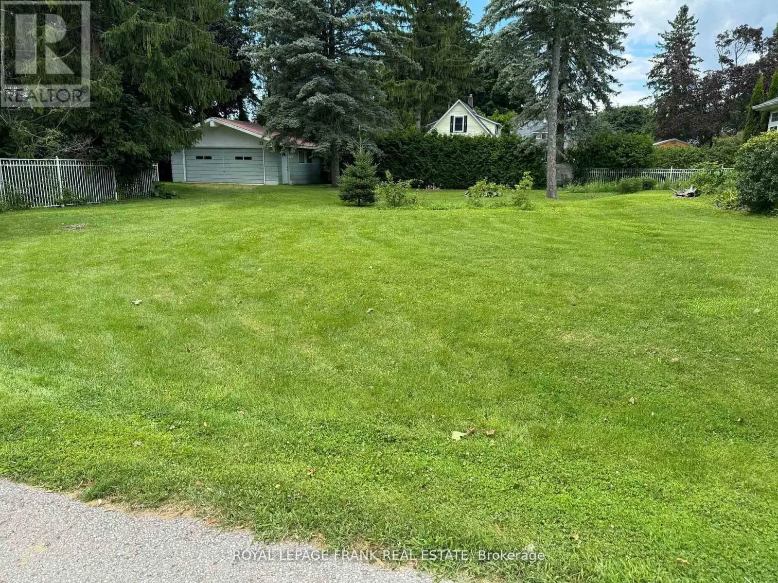 52 Cobbledick Street, Clarington, Ontario  L0B 1M0 - Photo 1 - E10261068