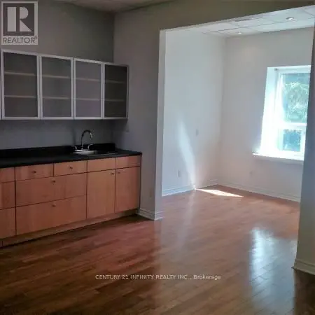 200 - 323 Kerr Street, Oakville, Ontario  L6K 3B6 - Photo 2 - W10432099