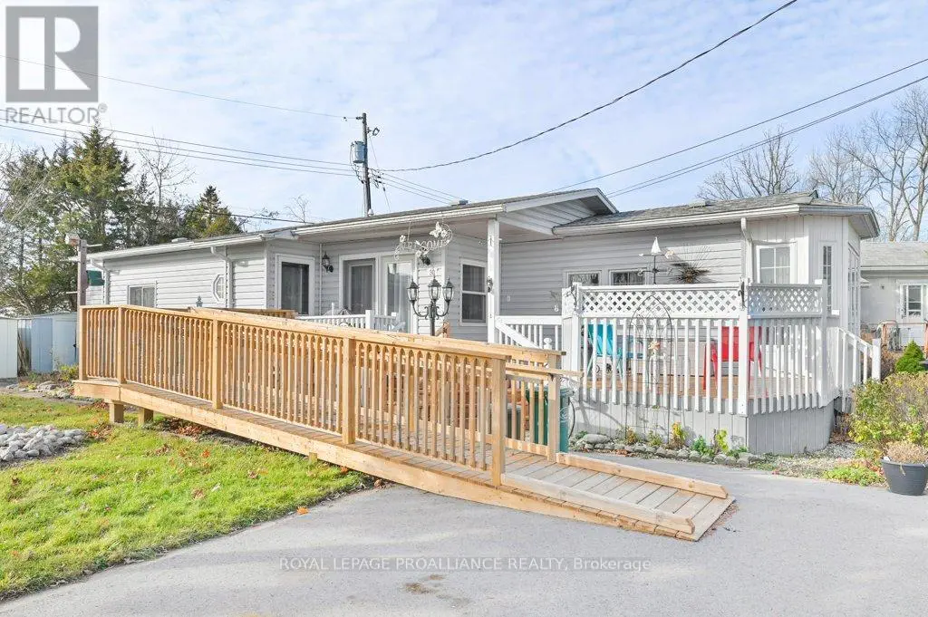 30 Kenneth Boulevard, Quinte West, Ontario  K8N 4Z3 - Photo 1 - X11572160