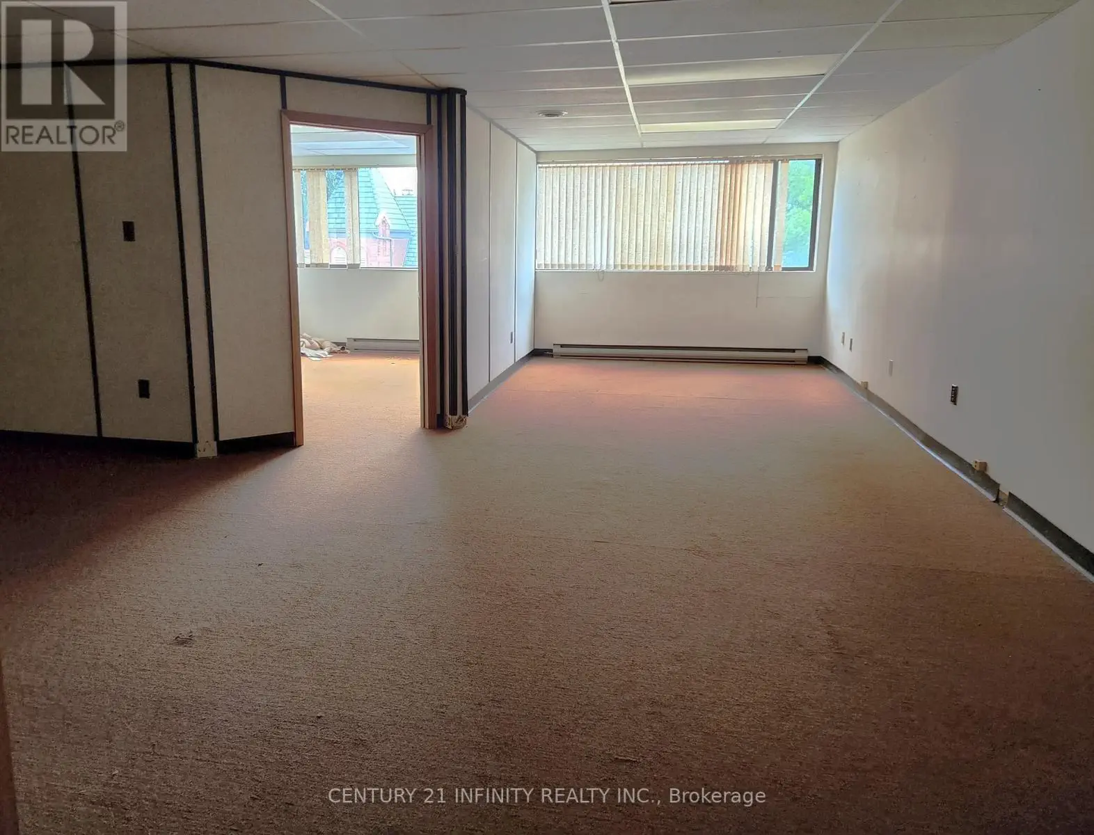 301 - 74 Simcoe Street S, Oshawa, Ontario  L1H 4G6 - Photo 2 - E11824835