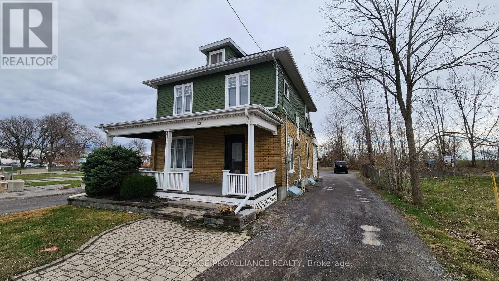135 Dundas Street E, Belleville, Ontario  K8N 1C3 - Photo 1 - X11898046