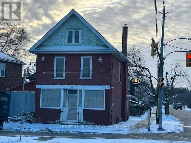 239 Park Street N, Peterborough Central, Ontario  K9J 3P7 - Photo 2 - X11899350
