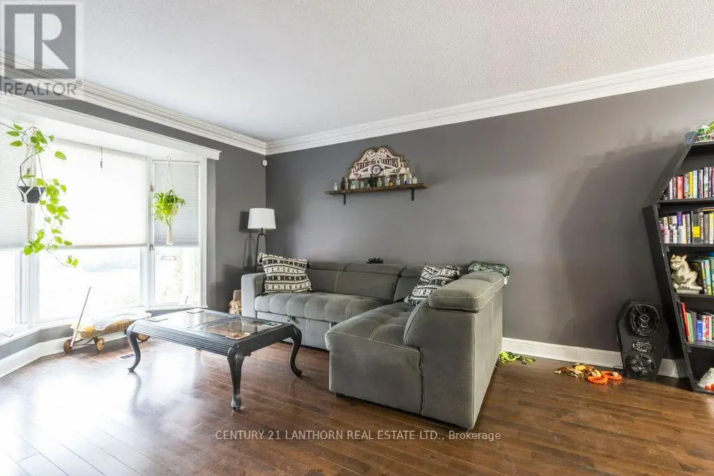 19 Bogart Crescent, Belleville, Ontario  K8P 5E9 - Photo 3 - X9232952