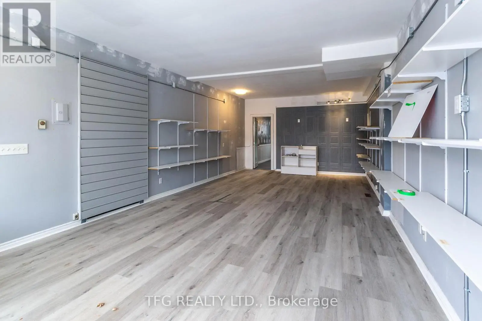 463 Bond Street E, Oshawa, Ontario  L1G 1B9 - Photo 2 - E11923513