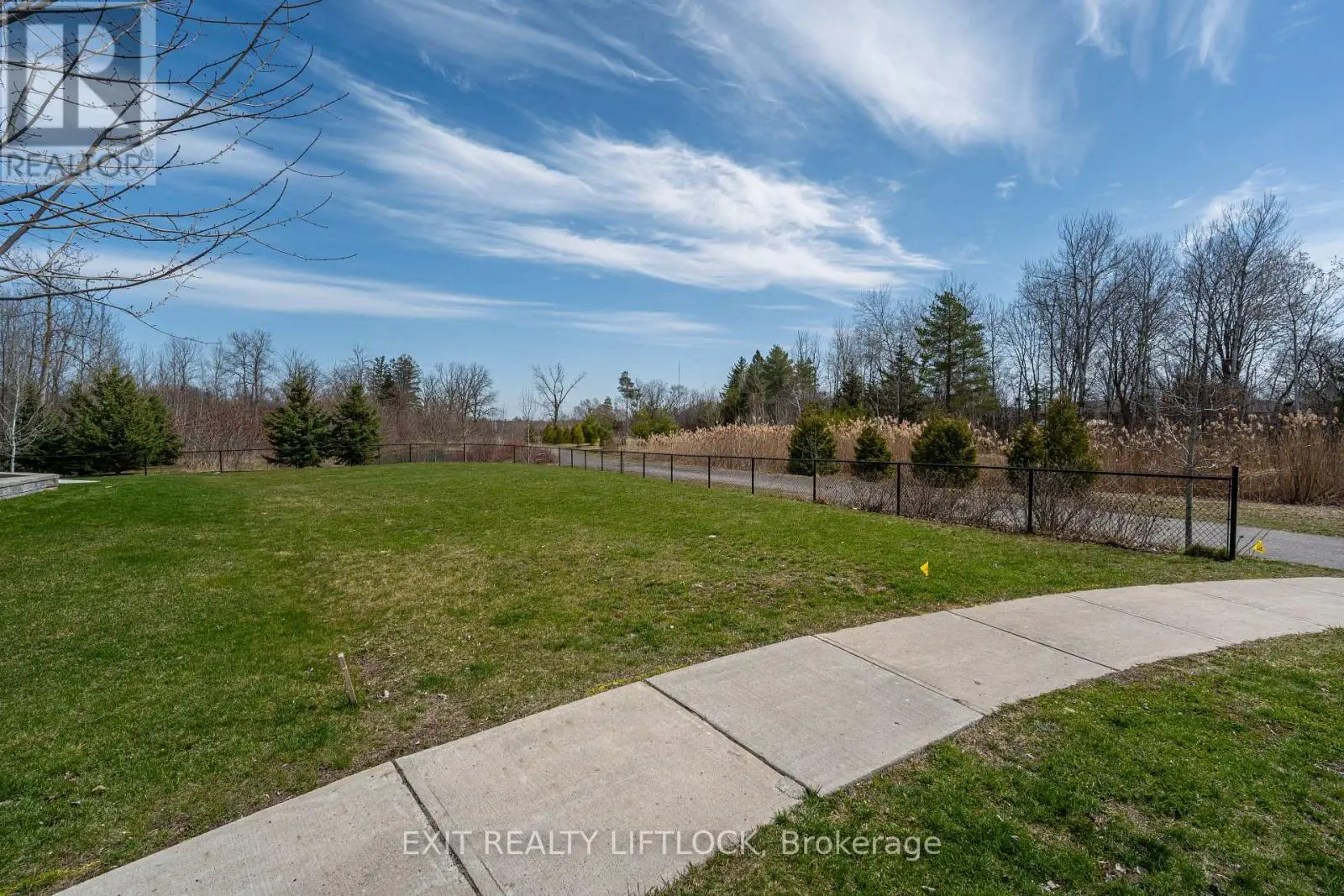 418 Raymond Street, Peterborough North, Ontario  K9H 0G9 - Photo 3 - X11927203