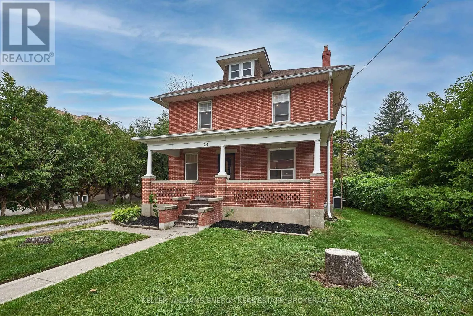 24 Baldwin Street, Whitby, Ontario  L1M 1A2 - Photo 1 - E11942259