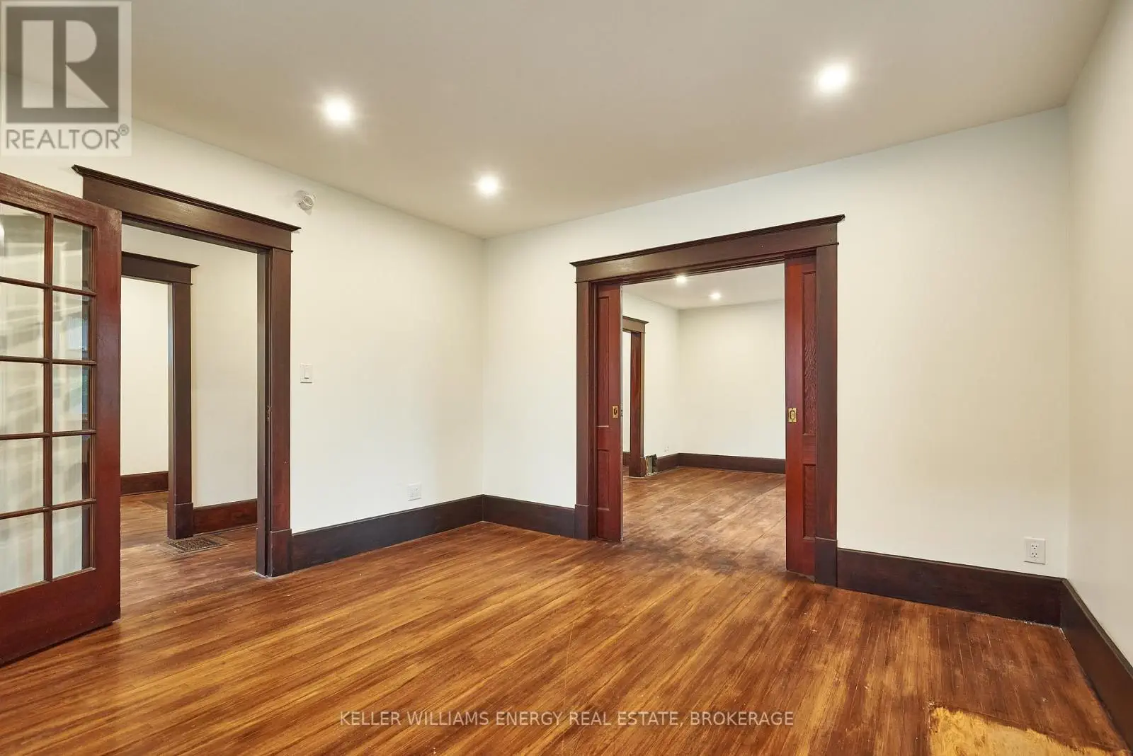 24 Baldwin Street, Whitby, Ontario  L1M 1A2 - Photo 3 - E11942259