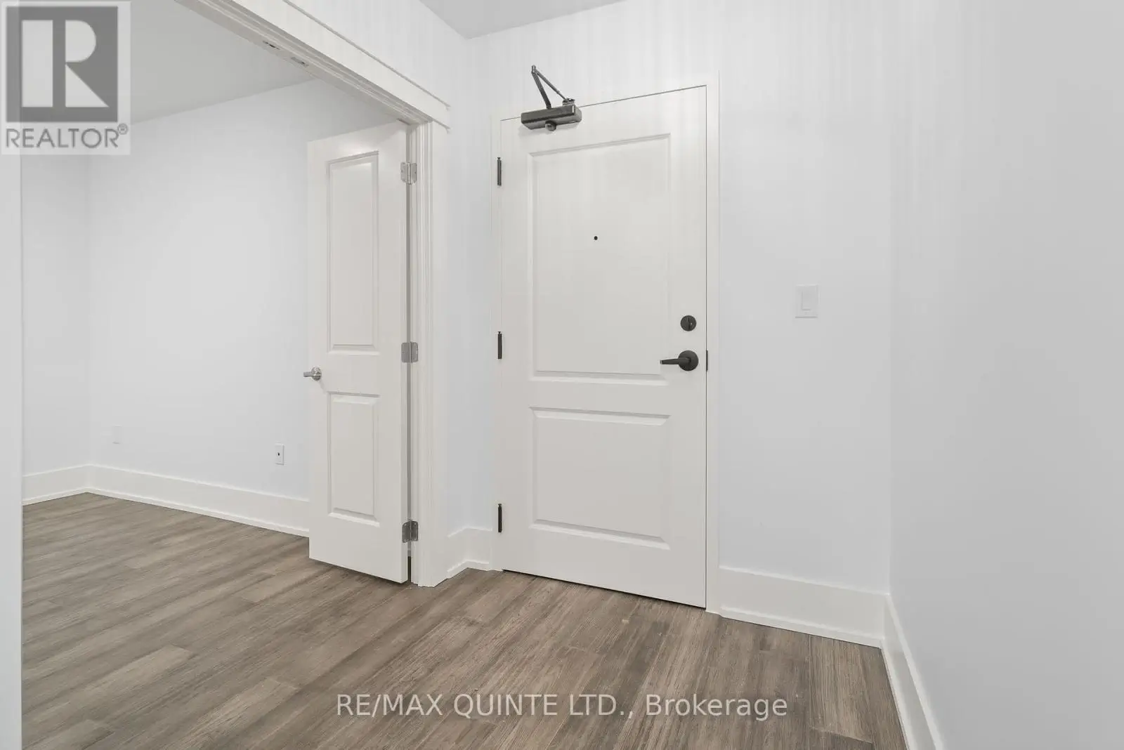 306 - 17 Cleave Avenue, Prince Edward County, Ontario  K0K 2T0 - Photo 2 - X11927264