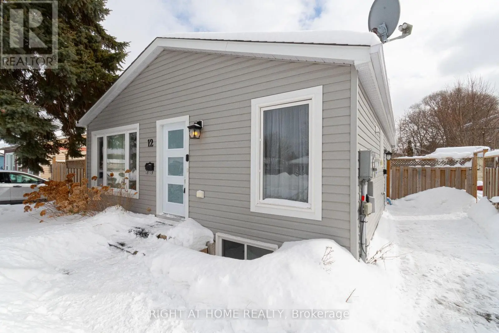 12 Frost Trail, Barrie, Ontario  L4N 4X1 - Photo 2 - S11969627
