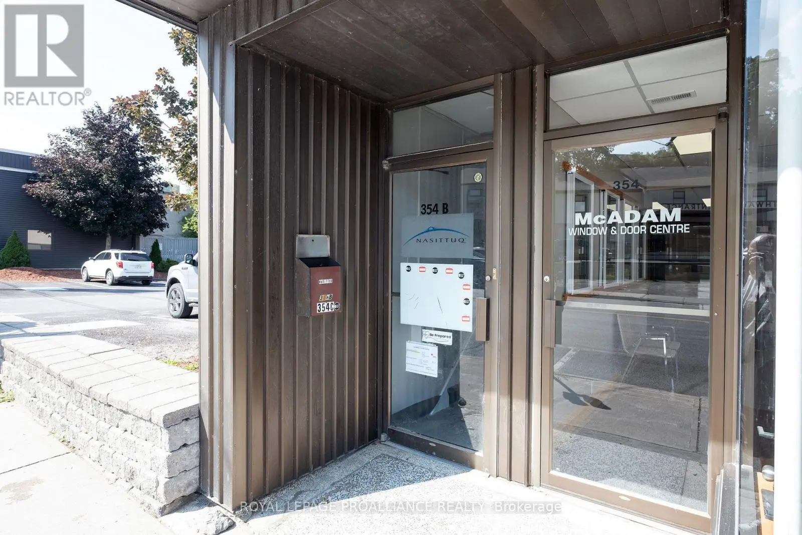 B - 354 Pinnacle Street, Belleville, Ontario  K8N 3B4 - Photo 2 - X11970152
