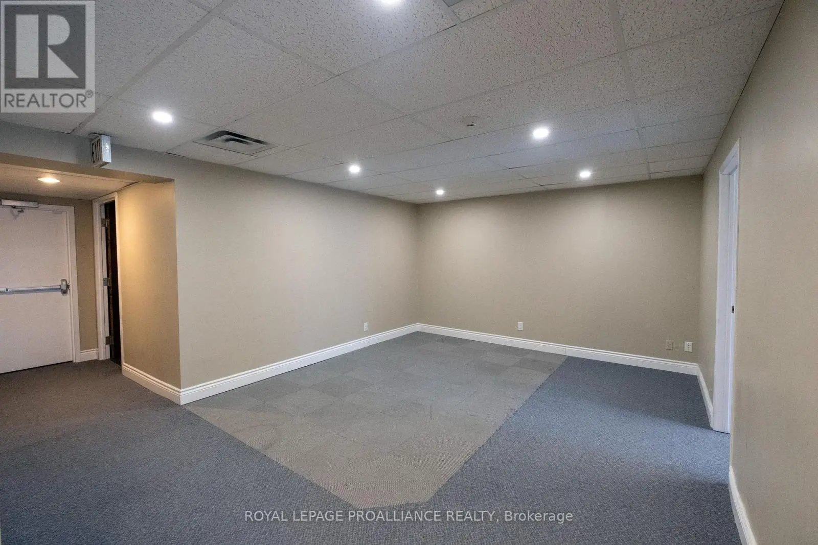 B - 354 Pinnacle Street, Belleville, Ontario  K8N 3B4 - Photo 3 - X11970152