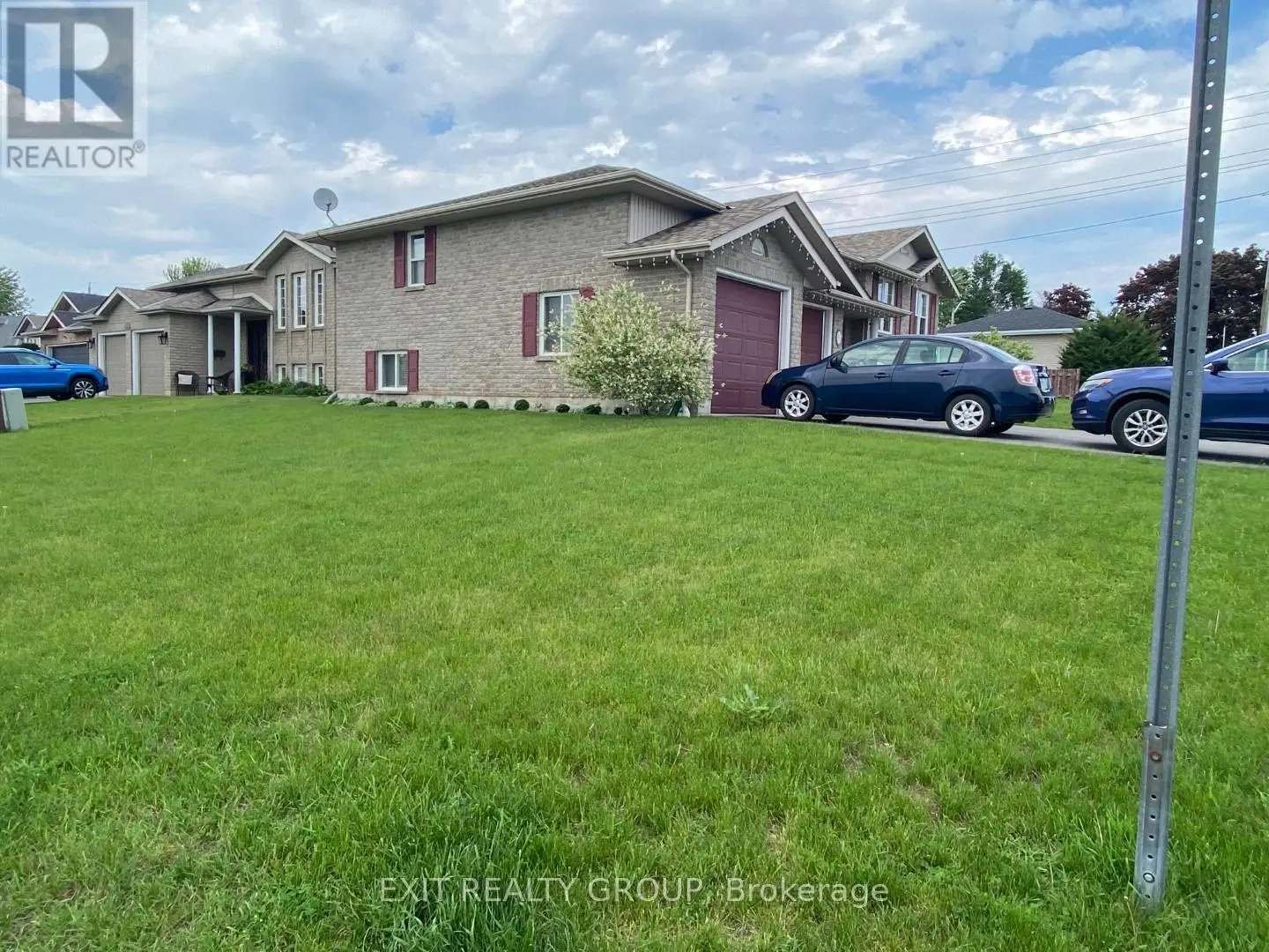 27 Belvedere Road, Quinte West, Ontario  K8V 4A9 - Photo 3 - X11973938