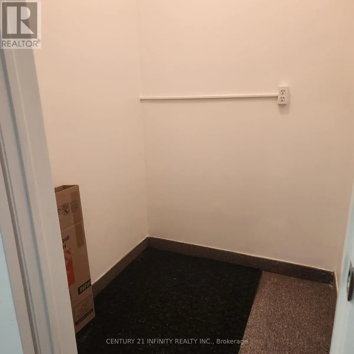 203 - 909 Simcoe Street N, Oshawa, Ontario  L1G 4W1 - Photo 3 - E11974856