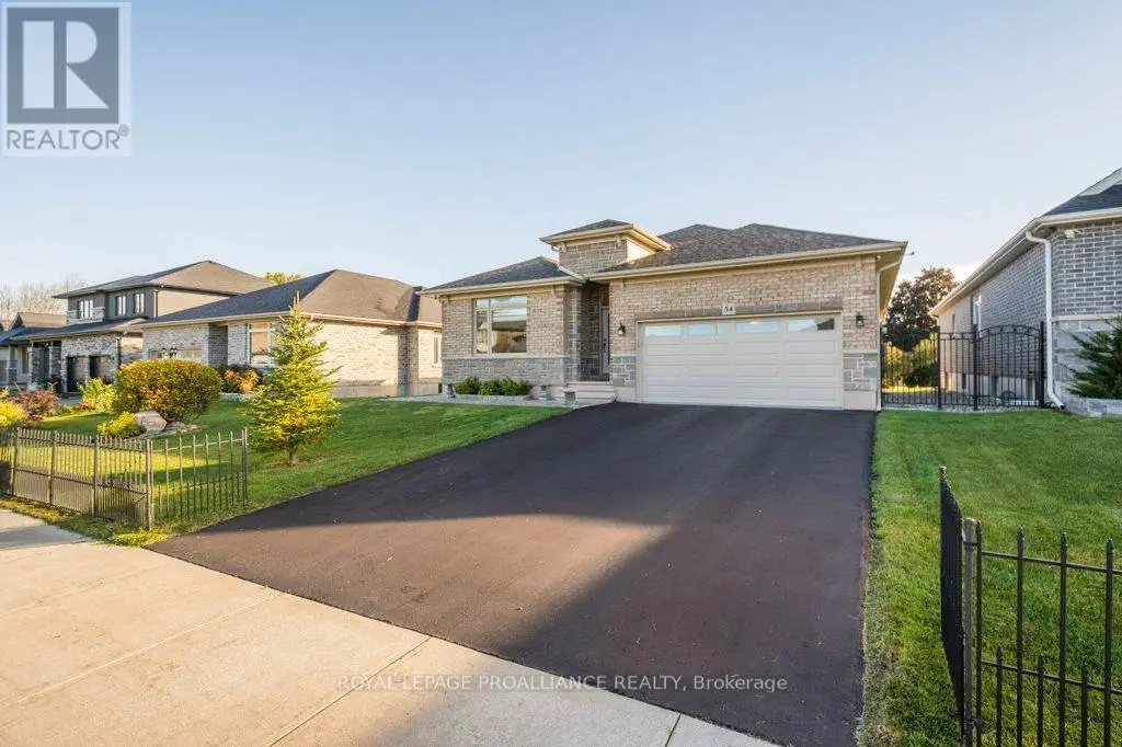 54 Stonecrest Boulevard, Quinte West, Ontario  K8R 0A4 - Photo 3 - X11979370