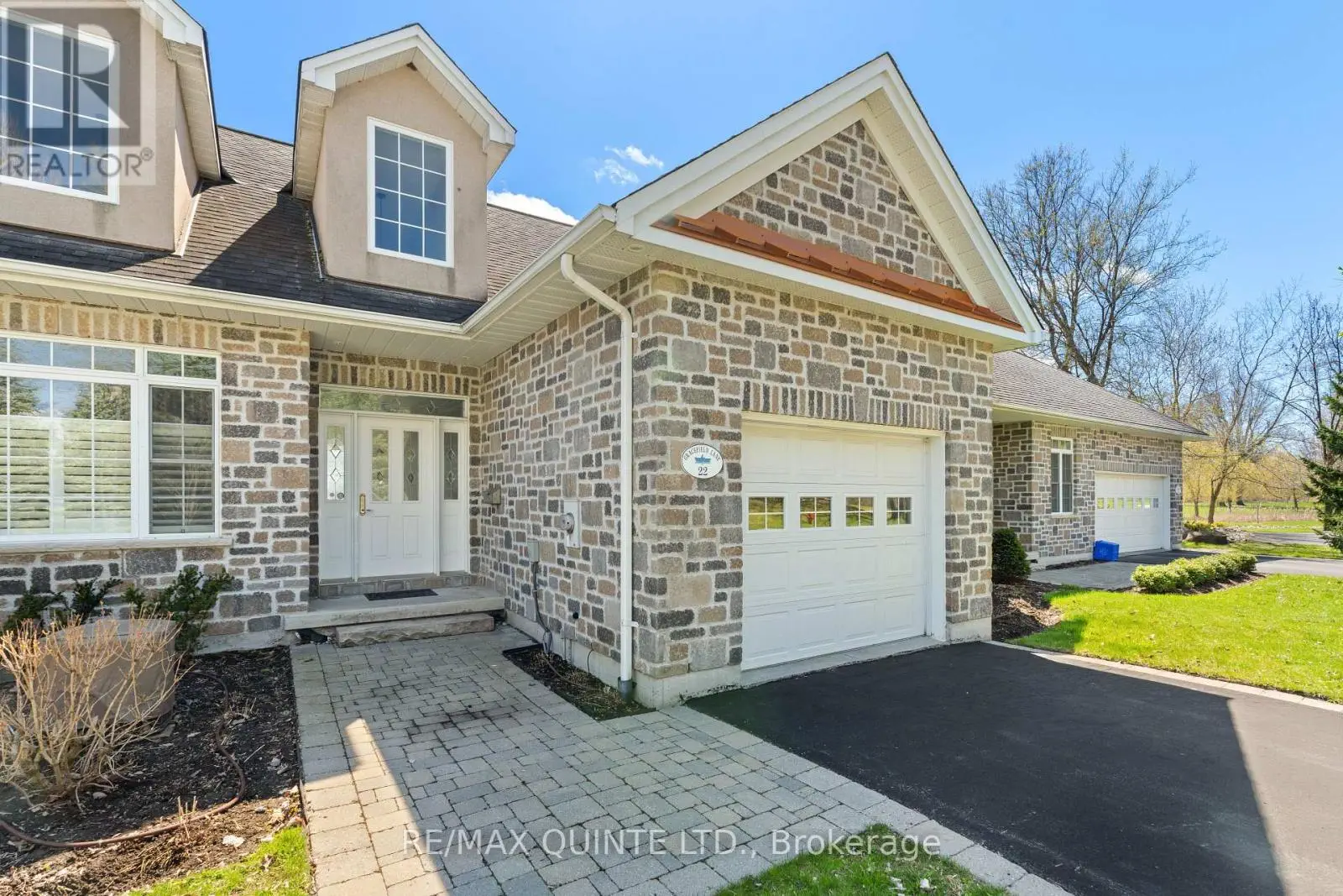 22 GRACEFIELD LANE, Belleville, Ontario