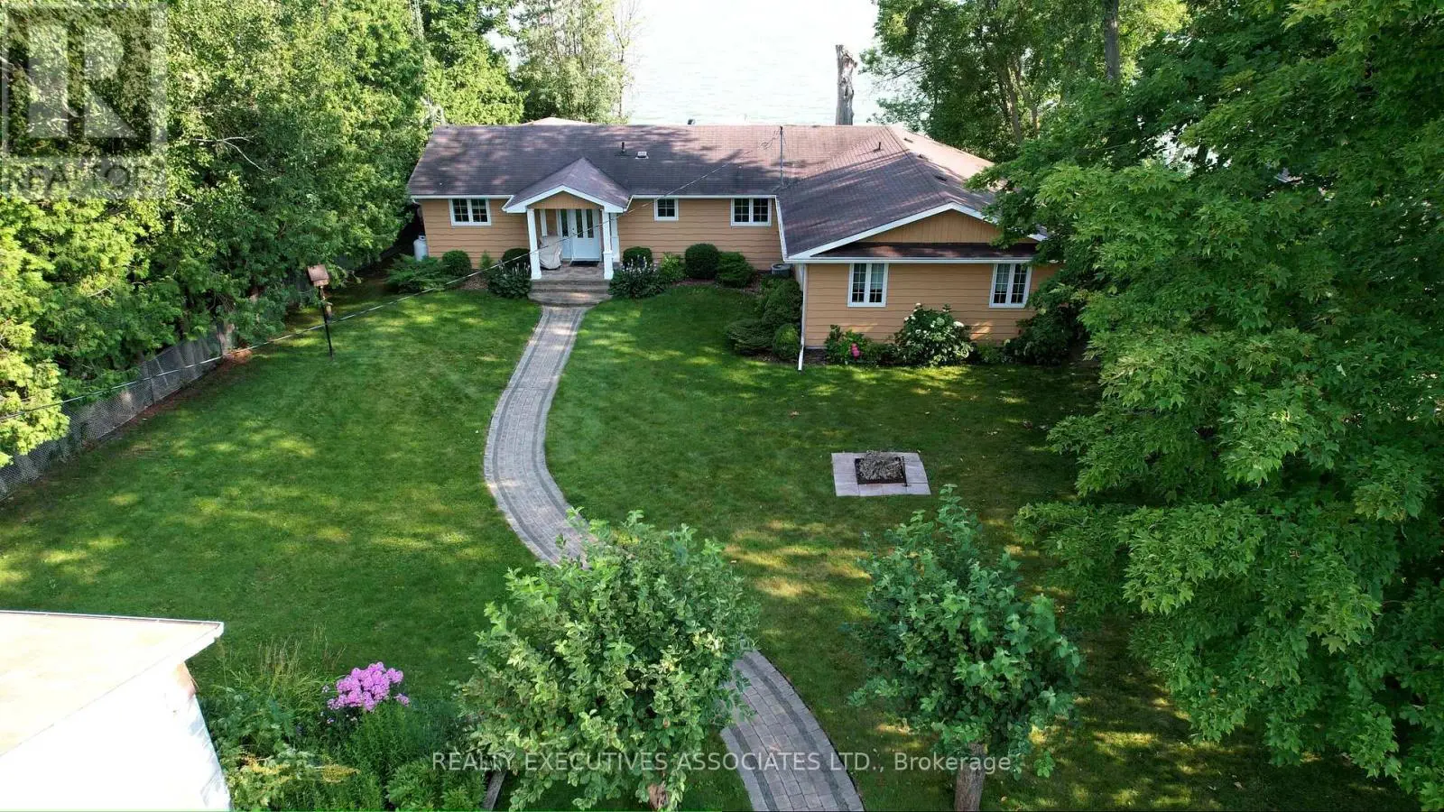 22 Lakeview Boulevard, Kawartha Lakes, Ontario  K0M 2C0 - Photo 1 - X11995670