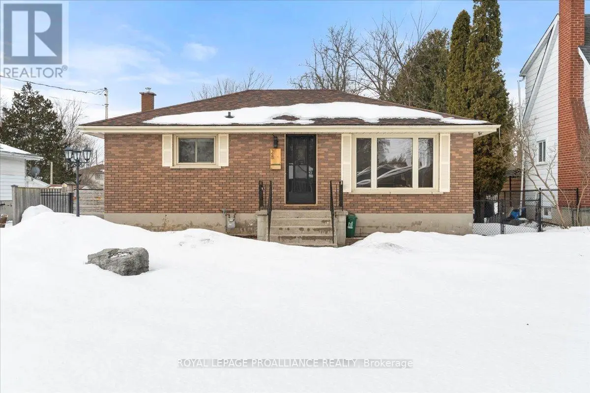 28 Glendale Road, Belleville, Ontario  K8P 4H5 - Photo 1 - X12002113