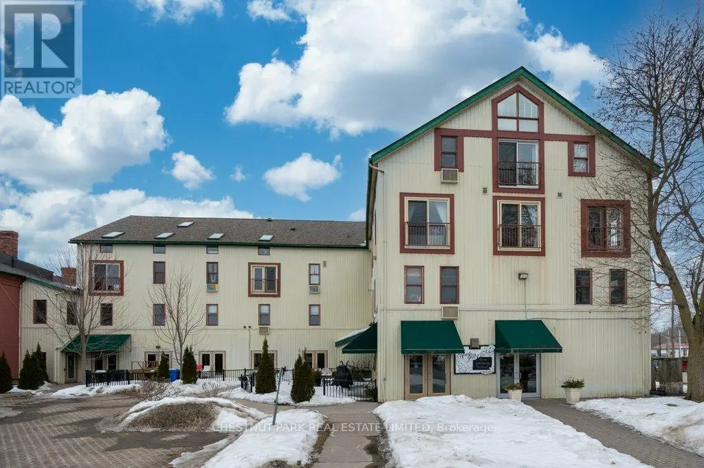 306 - 172 Main Street, Prince Edward County, Ontario  K0K 2T0 - Photo 3 - X12003549