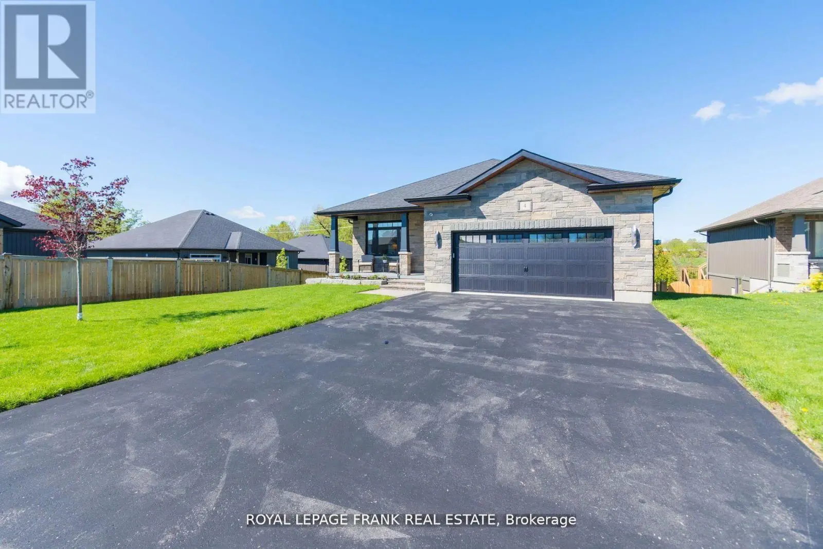 4 Spartan Court, Quinte West, Ontario  K8V 5P4 - Photo 2 - X12003775