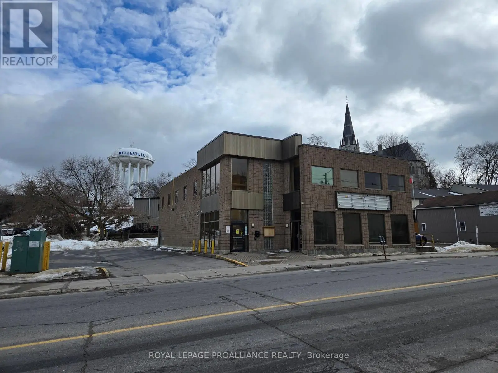 295 Pinnacle Street, Belleville, Ontario  K8N 3B3 - Photo 2 - X12004378
