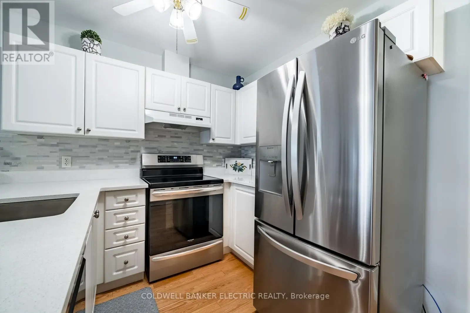 10 - 861 Wentworth Street, Peterborough West, Ontario  K9J 8R7 - Photo 3 - X12006493