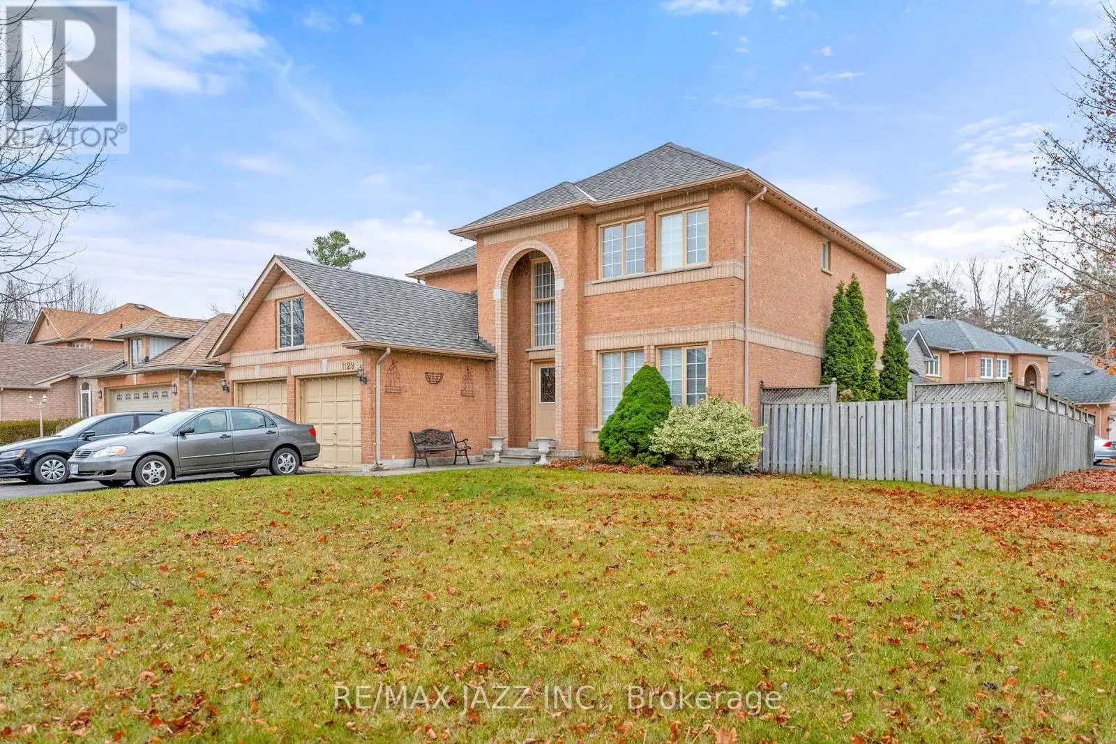 1129 Gossamer Drive, Pickering, Ontario  L1X 2T8 - Photo 3 - E12008733