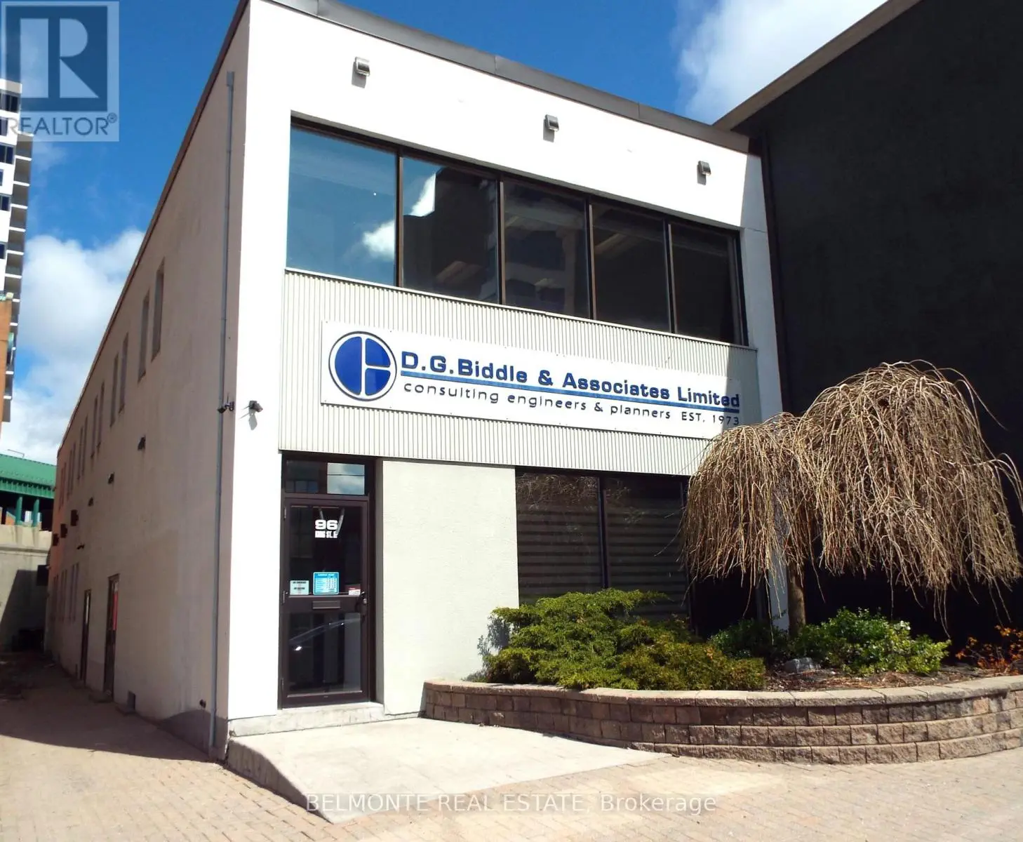 96 King Street E, Oshawa, Ontario  L1H 1B6 - Photo 1 - E12010425