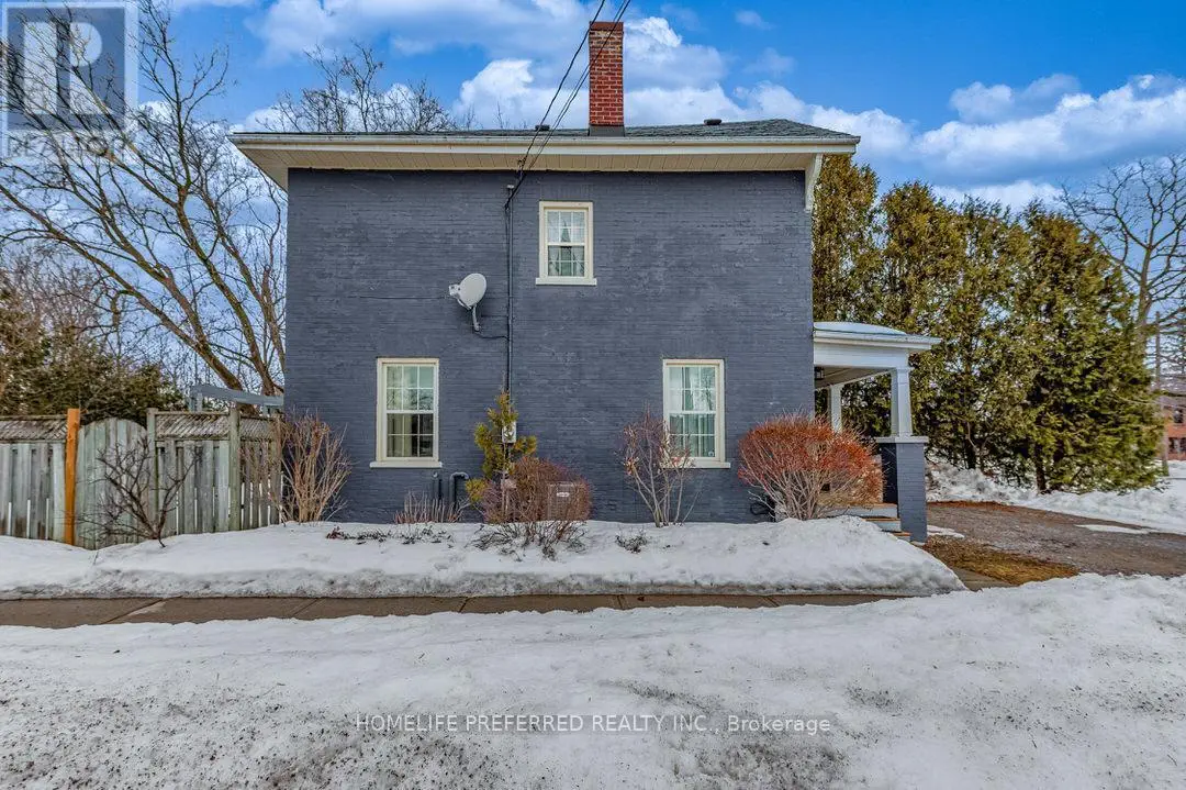 137 Lock Street, Peterborough Central, Ontario  K9J 2Y5 - Photo 3 - X12010648