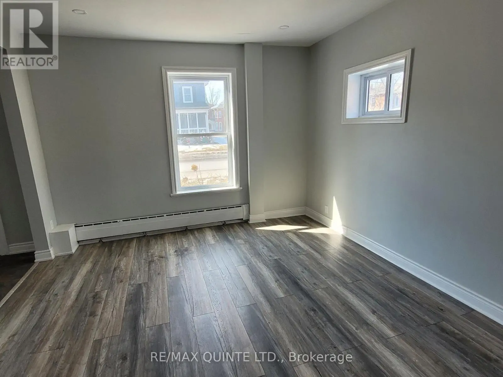 325 Charles Street, Belleville, Ontario  K8N 3M7 - Photo 2 - X12014905