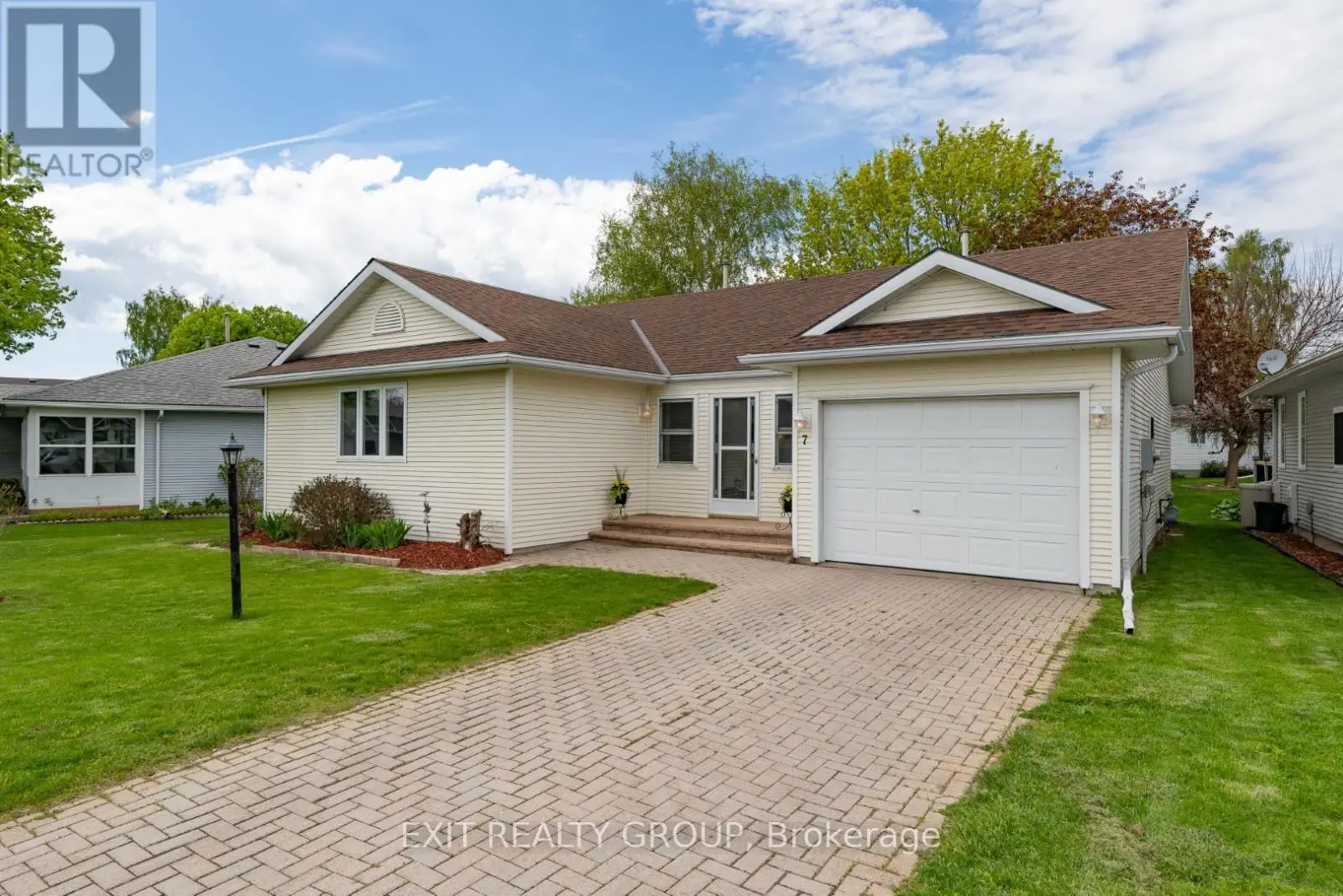 7 Cretney Drive, Prince Edward County, Ontario  K0K 3L0 - Photo 1 - X12016579