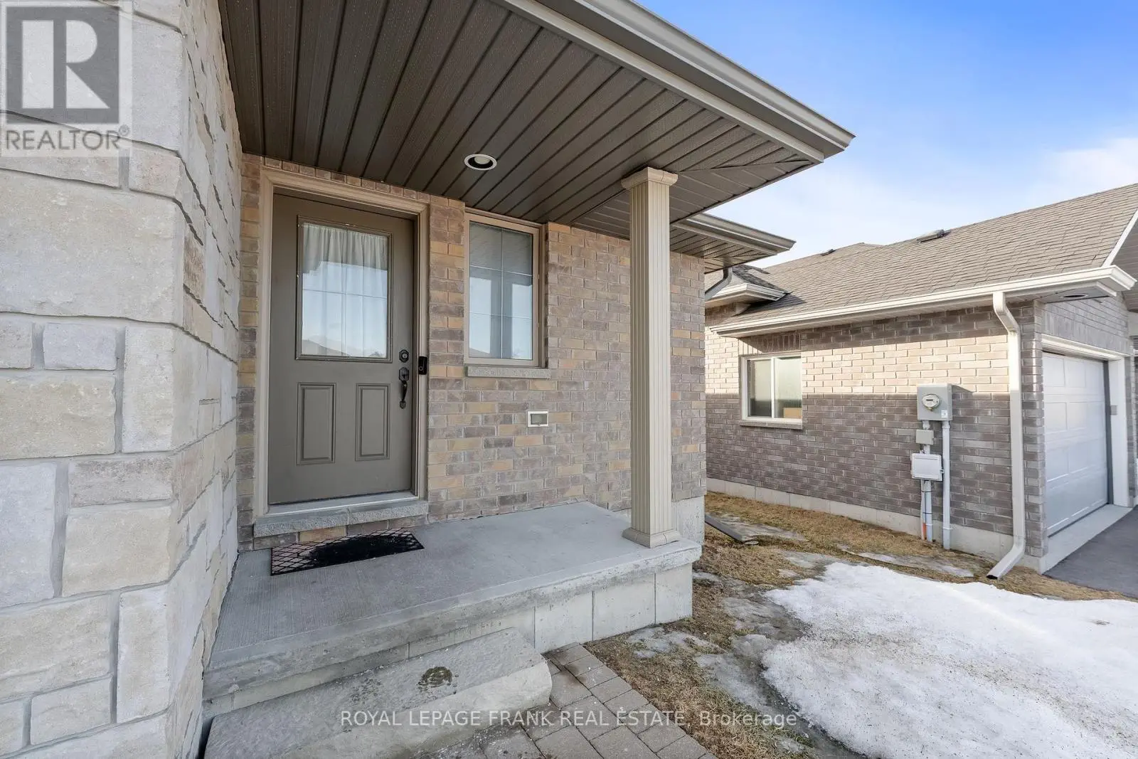 61 Mcintosh Crescent, Quinte West, Ontario  K8V 0G1 - Photo 3 - X12017351