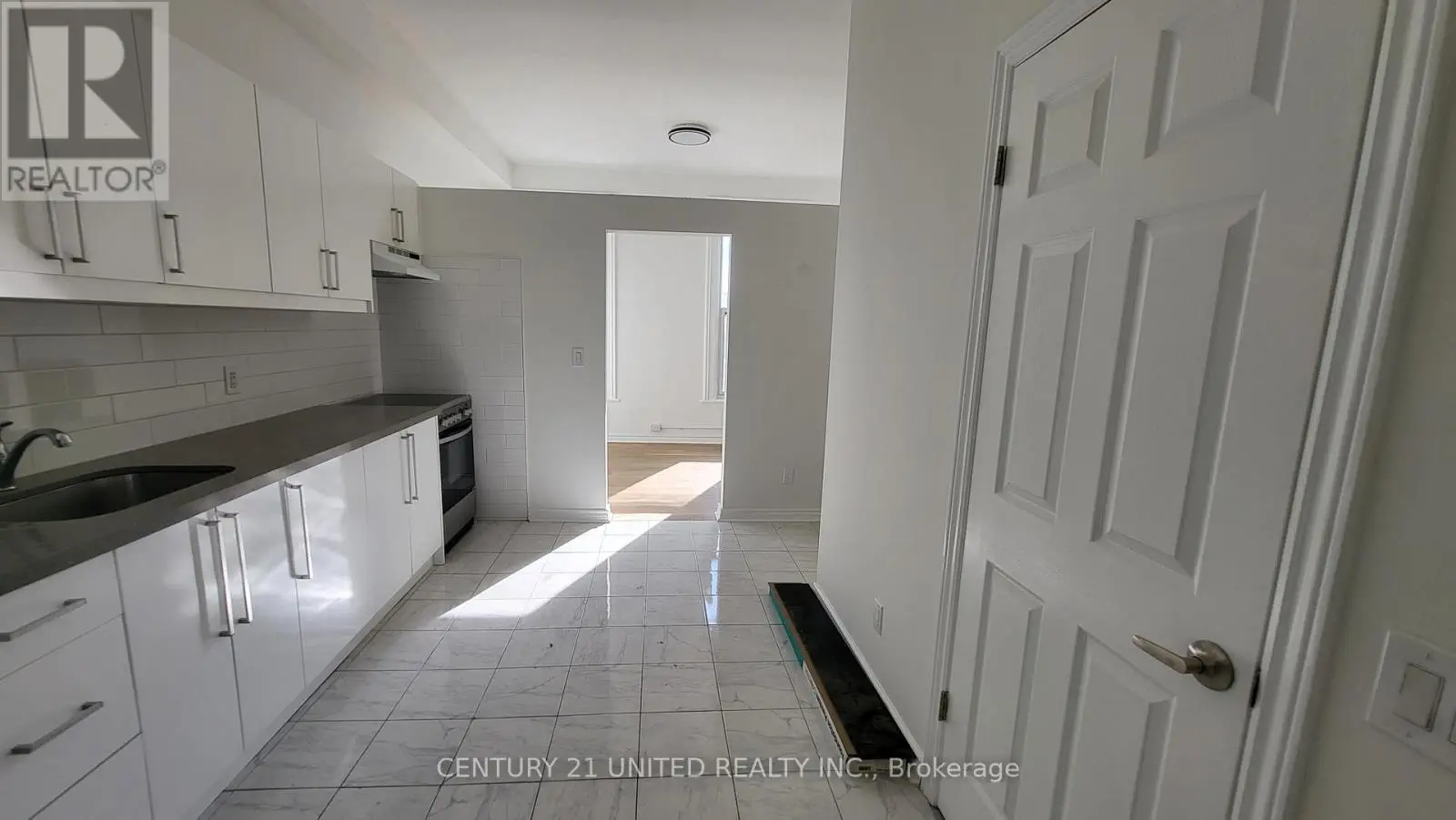 11 - 172.5 Hunter Street, Peterborough, Ontario  K9H 1G8 - Photo 3 - X12019170