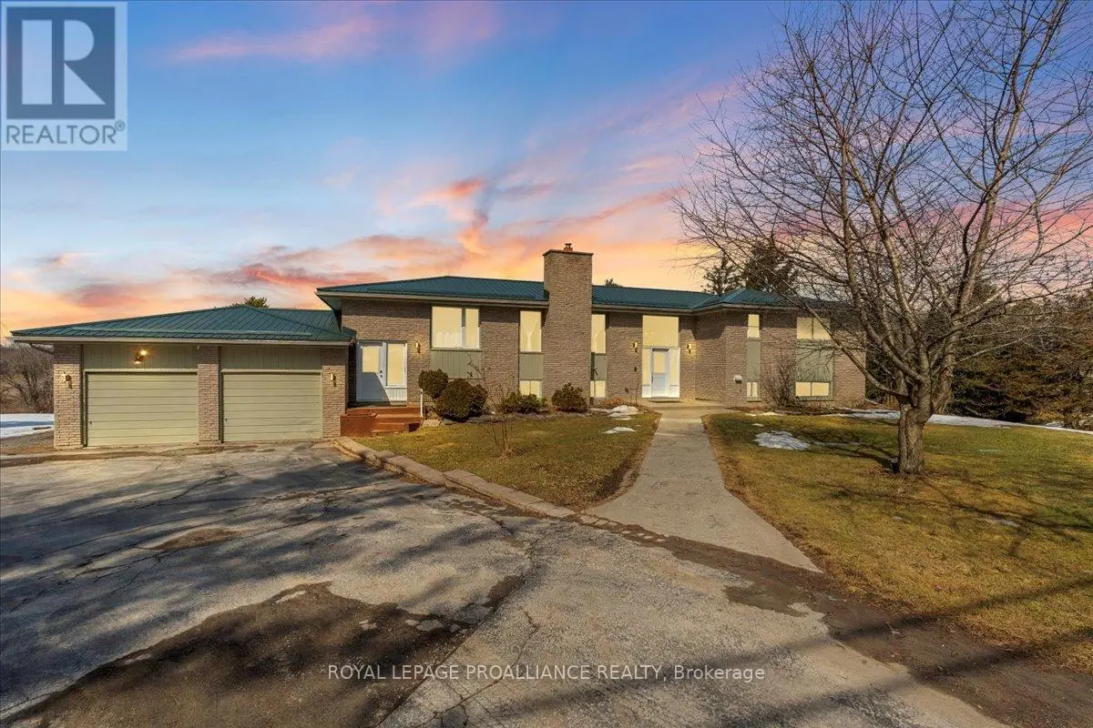 267 County Road 28, Prince Edward County, Ontario  K8N 4Z7 - Photo 1 - X12025144
