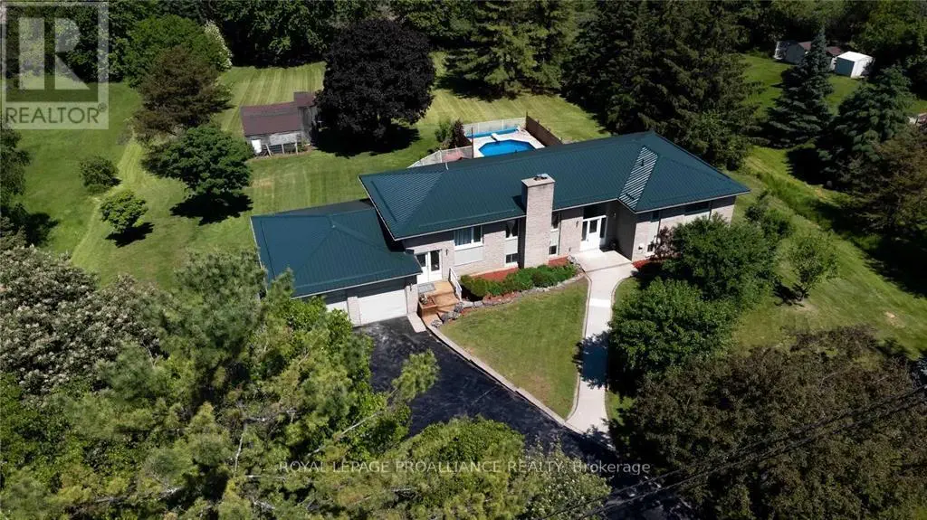 267 County Road 28, Prince Edward County, Ontario  K8N 4Z7 - Photo 2 - X12025144