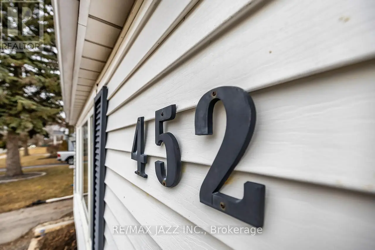 452 Harden Street, Cobourg, Ontario  K9A 2P5 - Photo 2 - X12026239