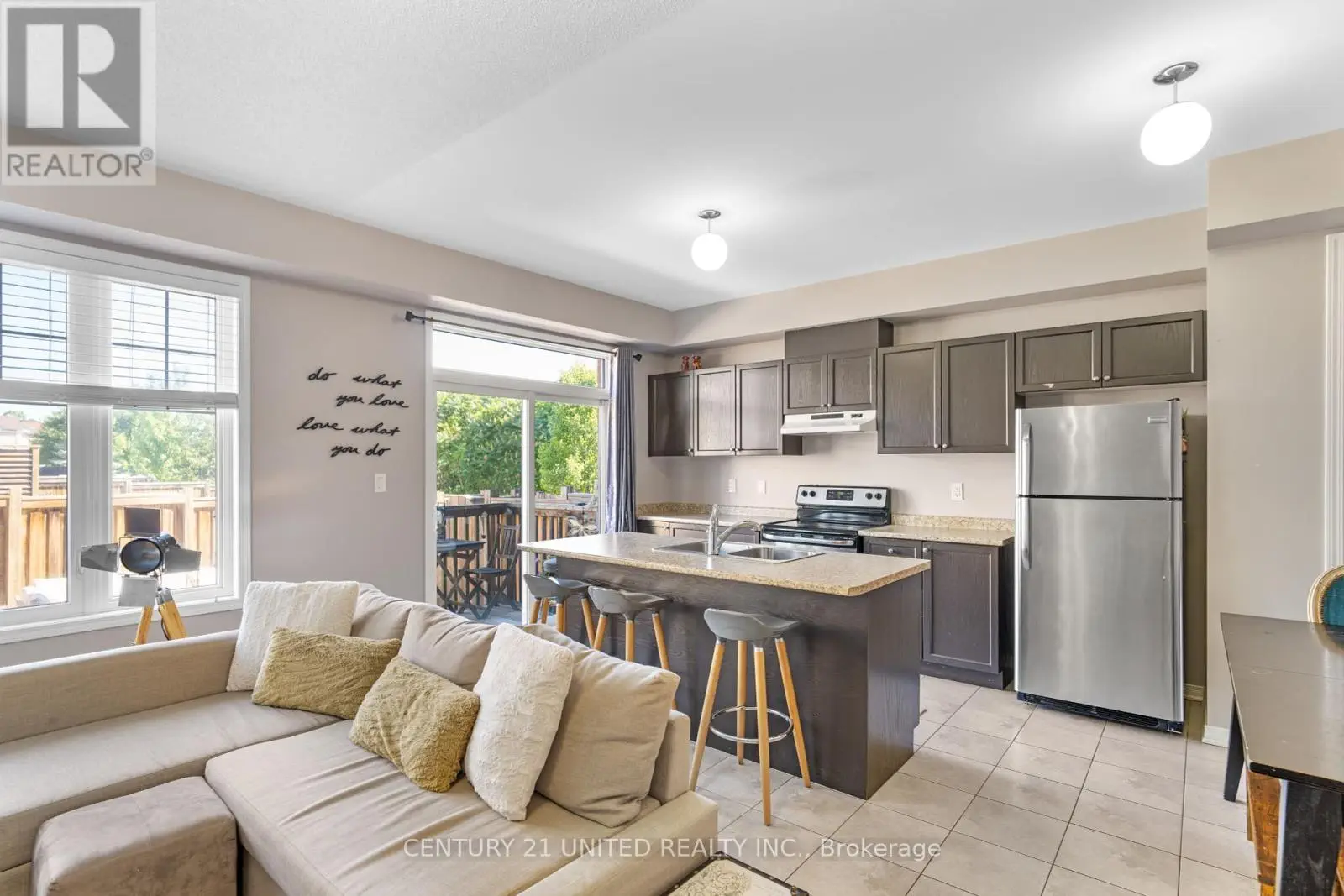 8 Lambdon Way, Whitby, Ontario  L1M 2M1 - Photo 2 - E12026484