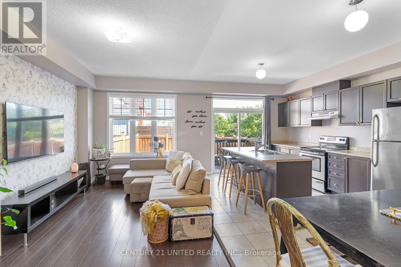 8 Lambdon Way, Whitby, Ontario  L1M 2M1 - Photo 3 - E12026484
