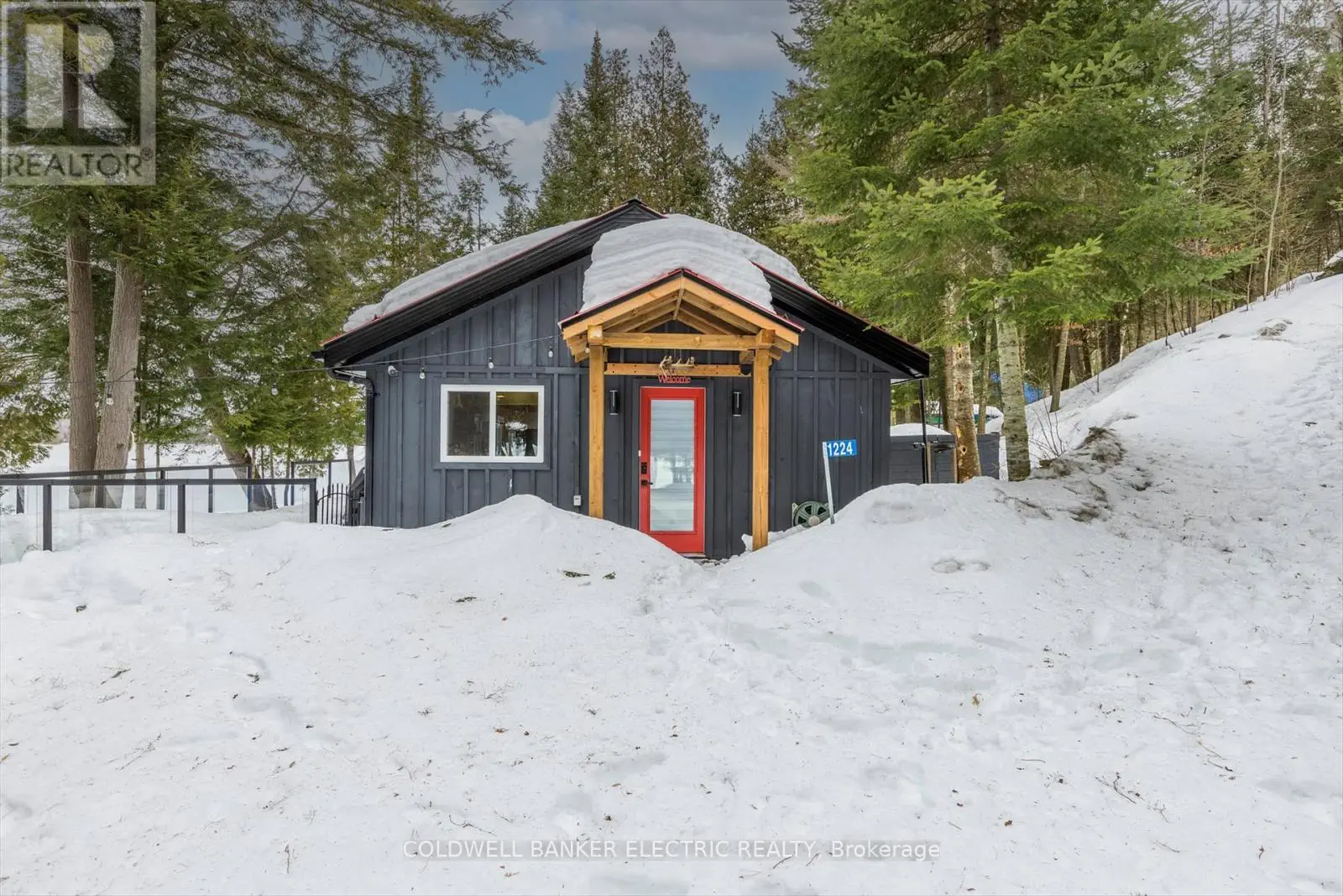 1224 Mccrackens Lane, Minden Hills, Ontario  K0M 2K0 - Photo 2 - X12027894