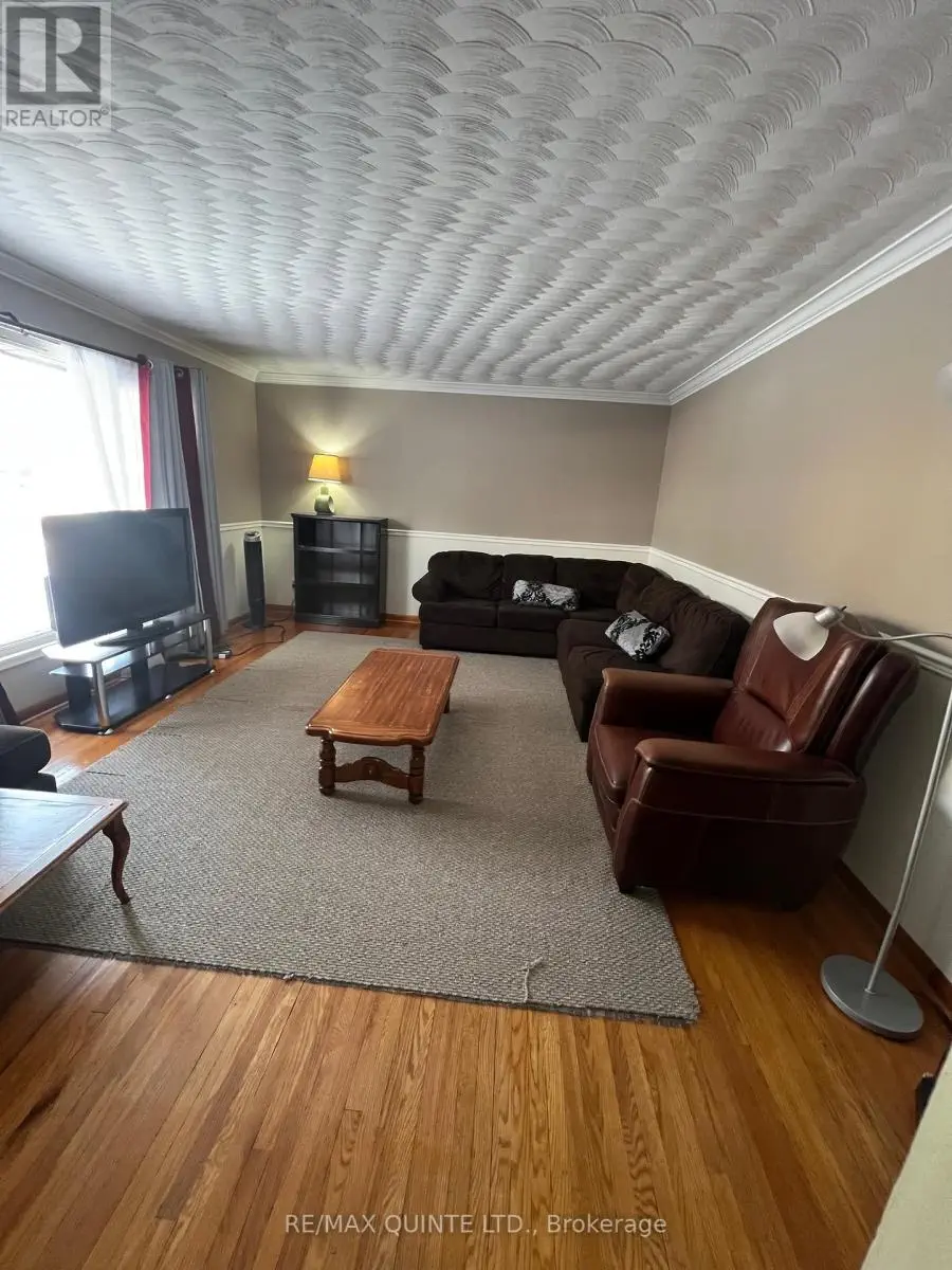 10 Patrick Street, Quinte West, Ontario  K8V 4B3 - Photo 3 - X11982556