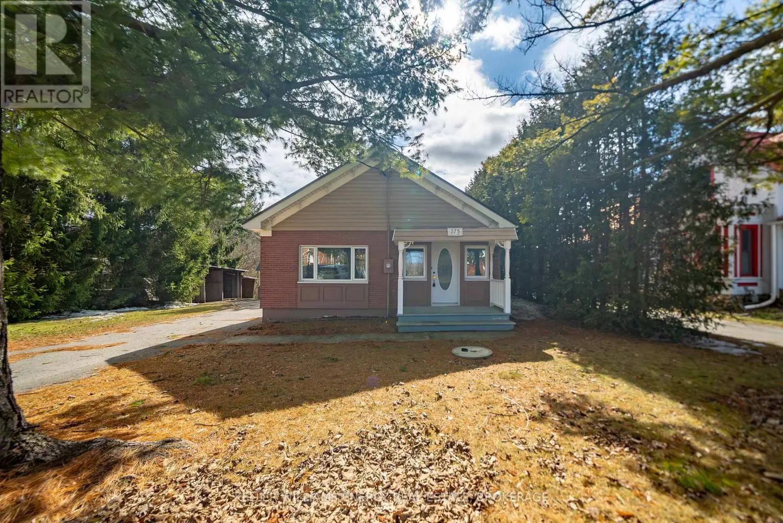 375 Bloomfield Main Street, Prince Edward County, Ontario  K0K 1G0 - Photo 2 - X12031466