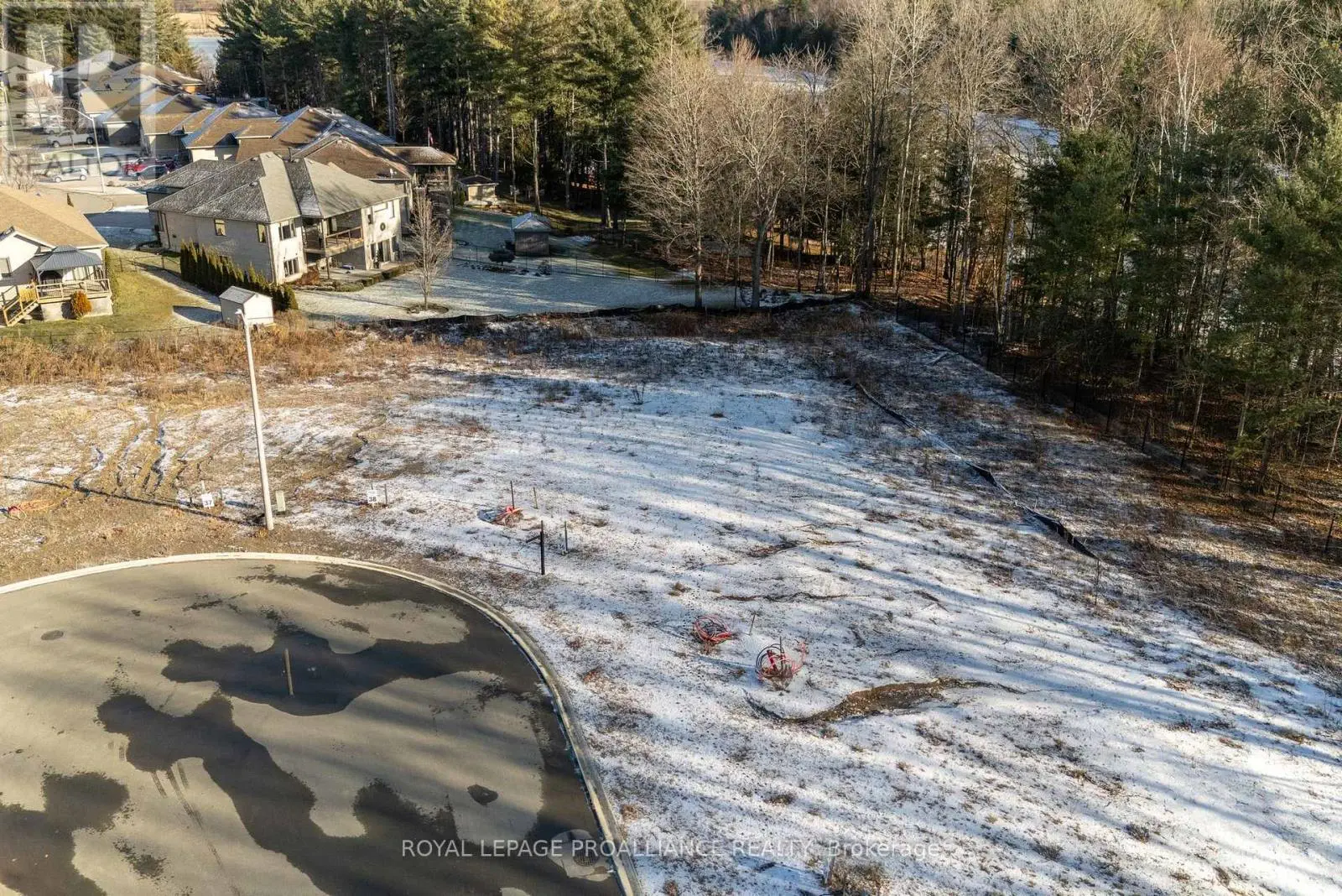 36 Exeter Court, Quinte West, Ontario  K8V 5P4 - Photo 2 - X12031777