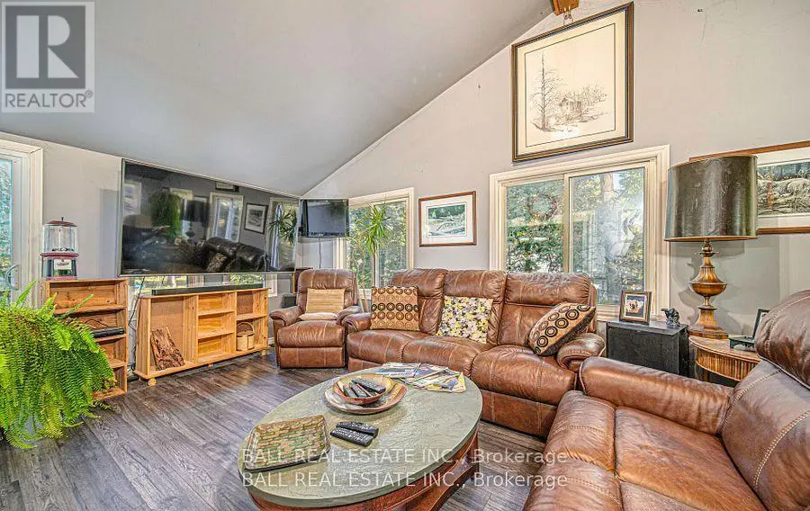2374 Julia Shore Road E, Douro-Dummer, Ontario  K0L 2H0 - Photo 3 - X12032219
