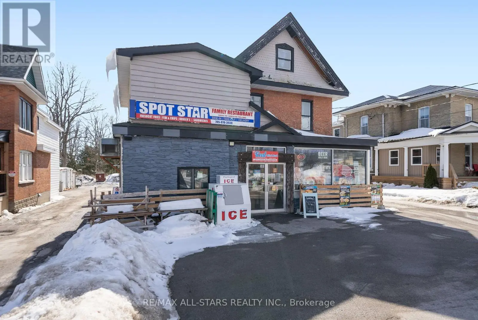 259 Kent Street W, Kawartha Lakes, Ontario  K9V 2Z3 - Photo 1 - X12032629