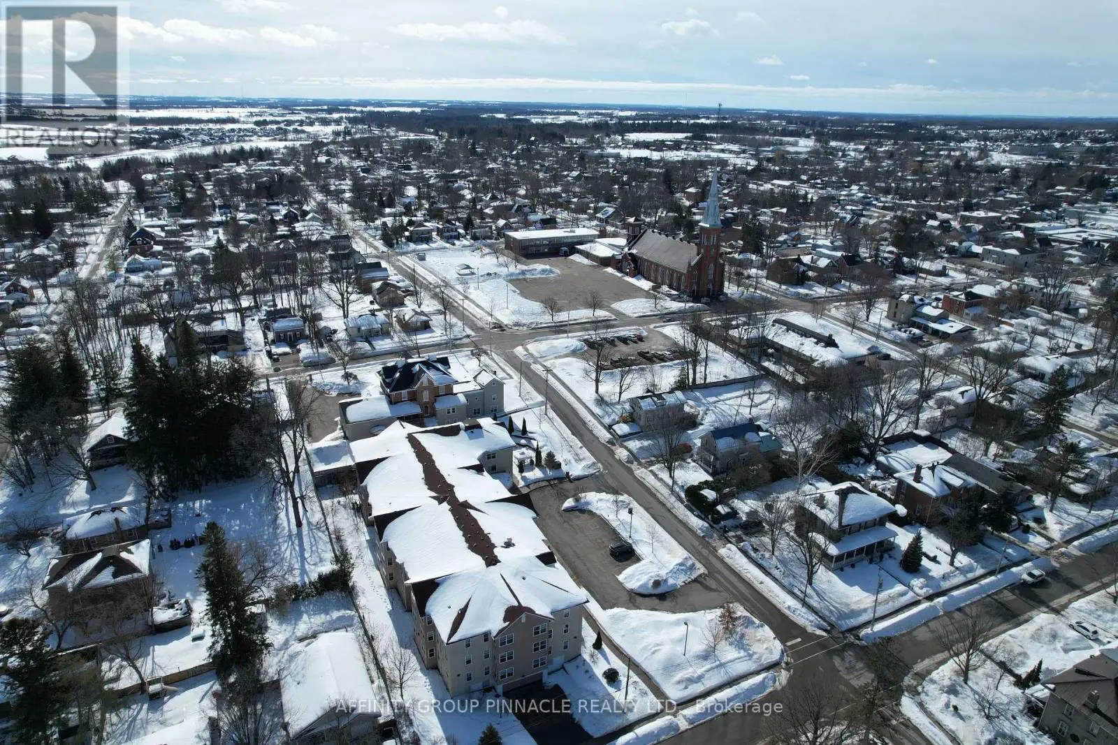 106 - 8 Huron Street E, Kawartha Lakes, Ontario  K9V 6K3 - Photo 3 - X12032888