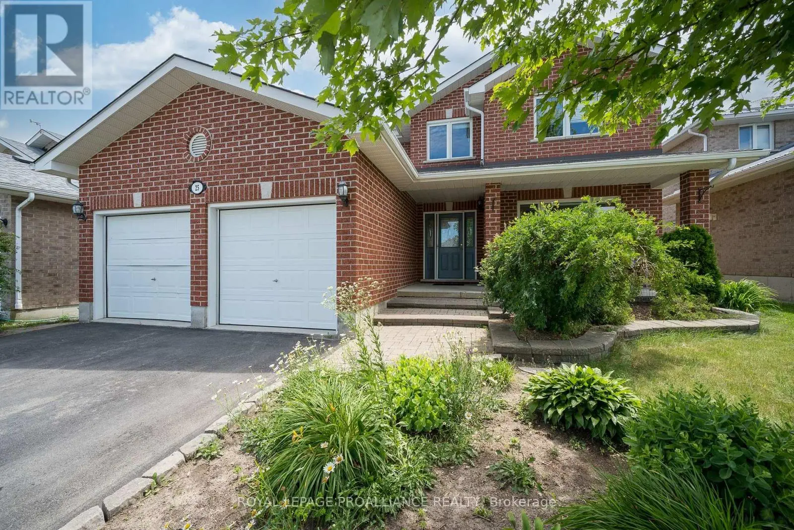 25 Simcoe Drive, Belleville, Ontario  K8N 0N7 - Photo 3 - X12033820