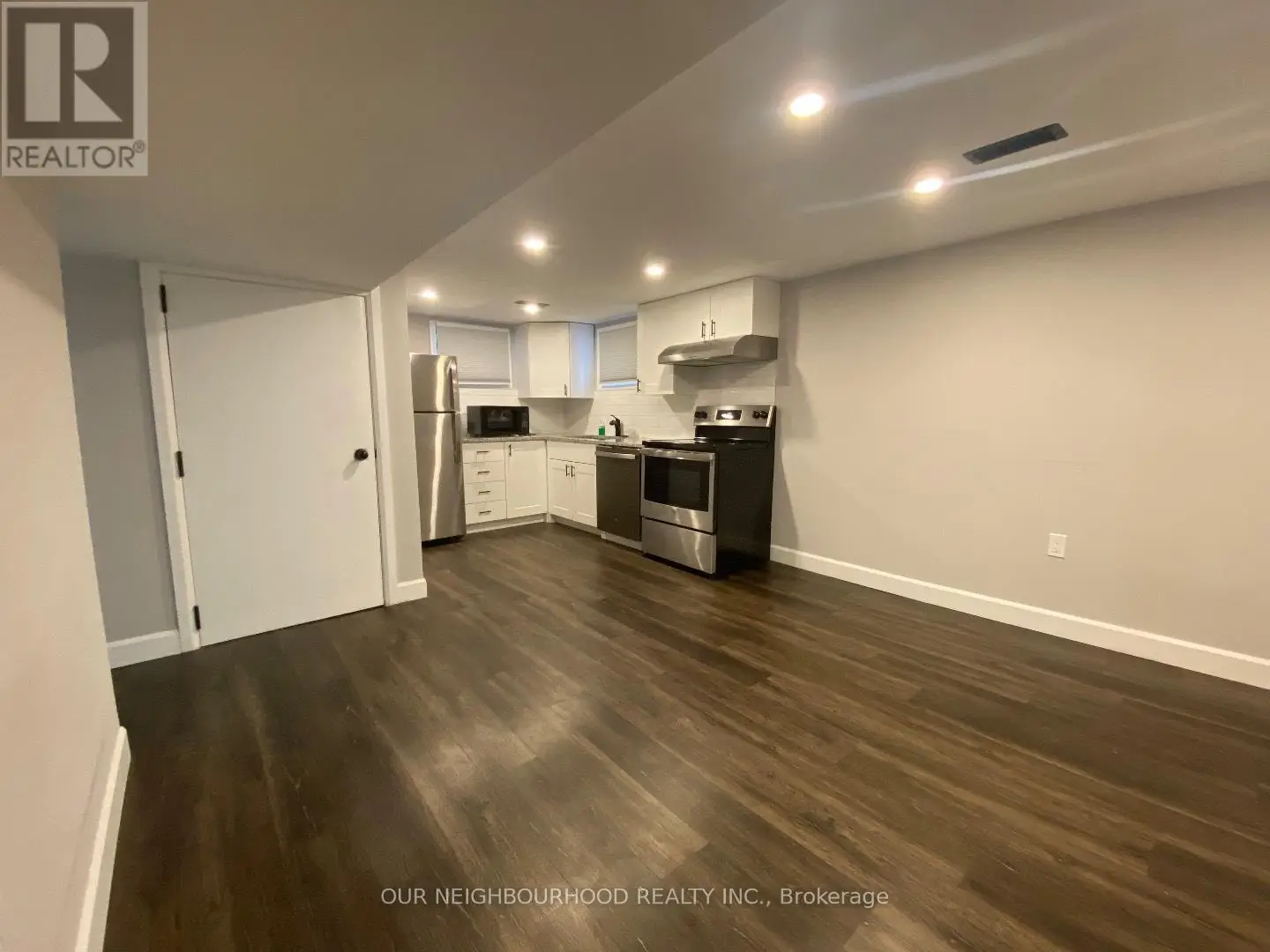 Lower - 783 Queensdale Avenue E, Hamilton, Ontario  L8V 1M7 - Photo 2 - X12033869
