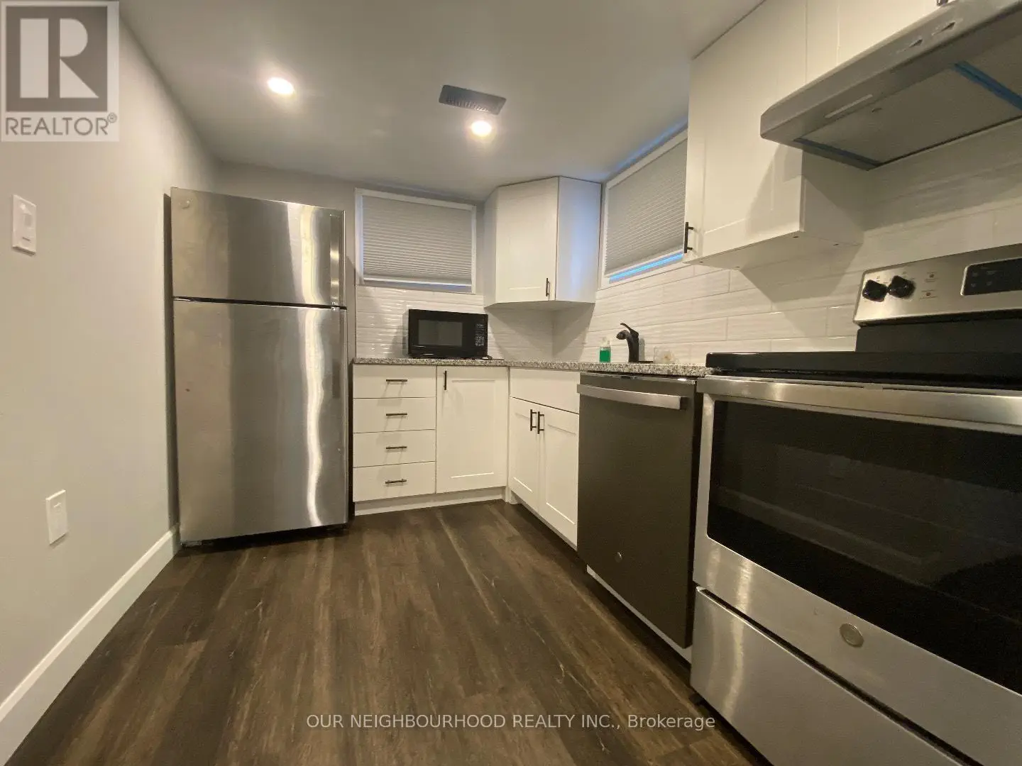 Lower - 783 Queensdale Avenue E, Hamilton, Ontario  L8V 1M7 - Photo 3 - X12033869