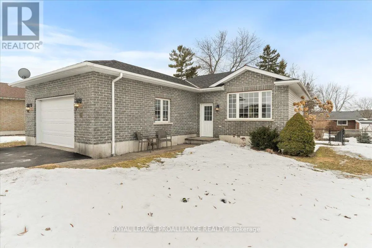 10 Stonegate Crescent, Quinte West, Ontario  K0K 2C0 - Photo 2 - X12035963
