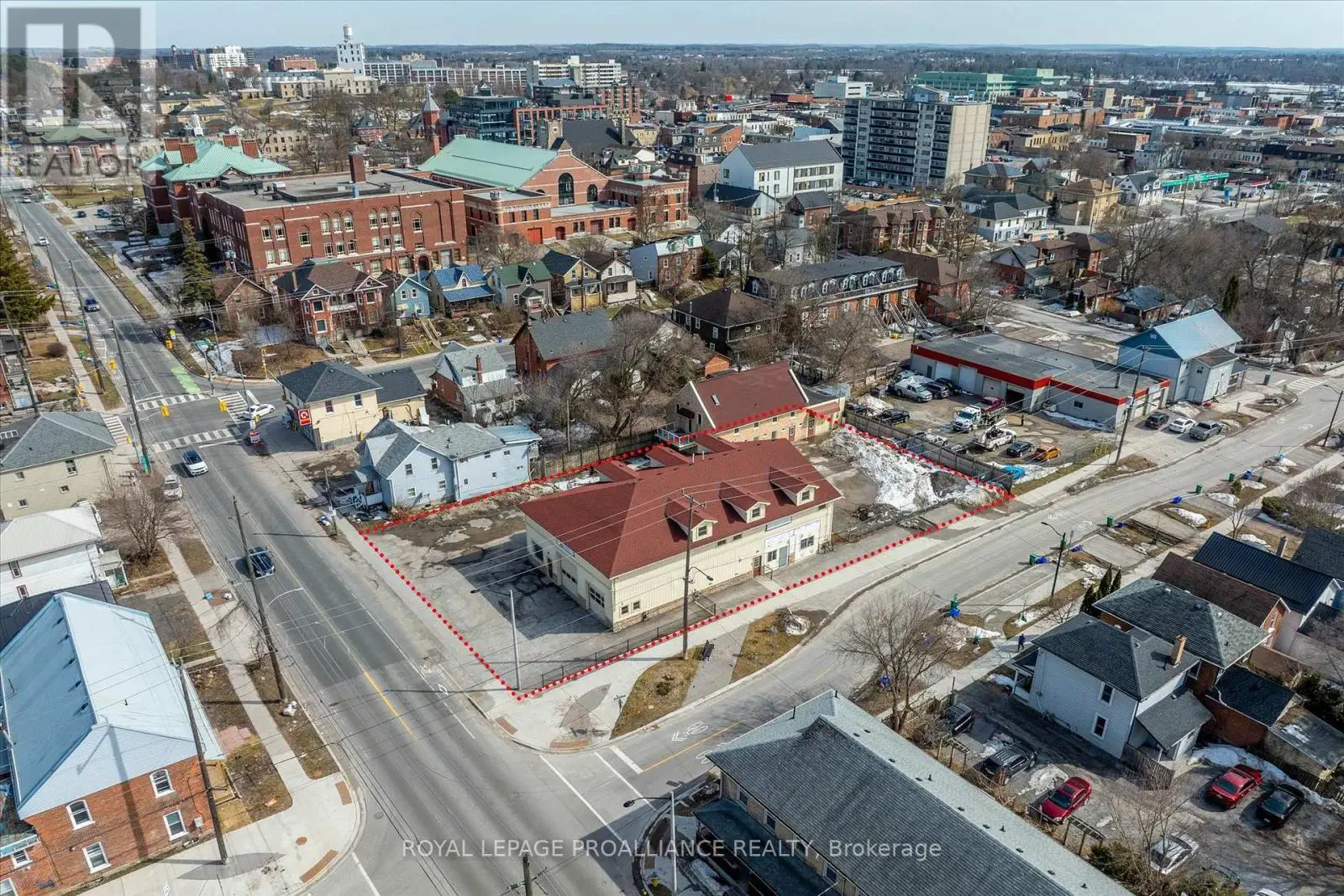 255 Mcdonnel Street, Peterborough Central, Ontario  K9H 2W2 - Photo 2 - X12032659