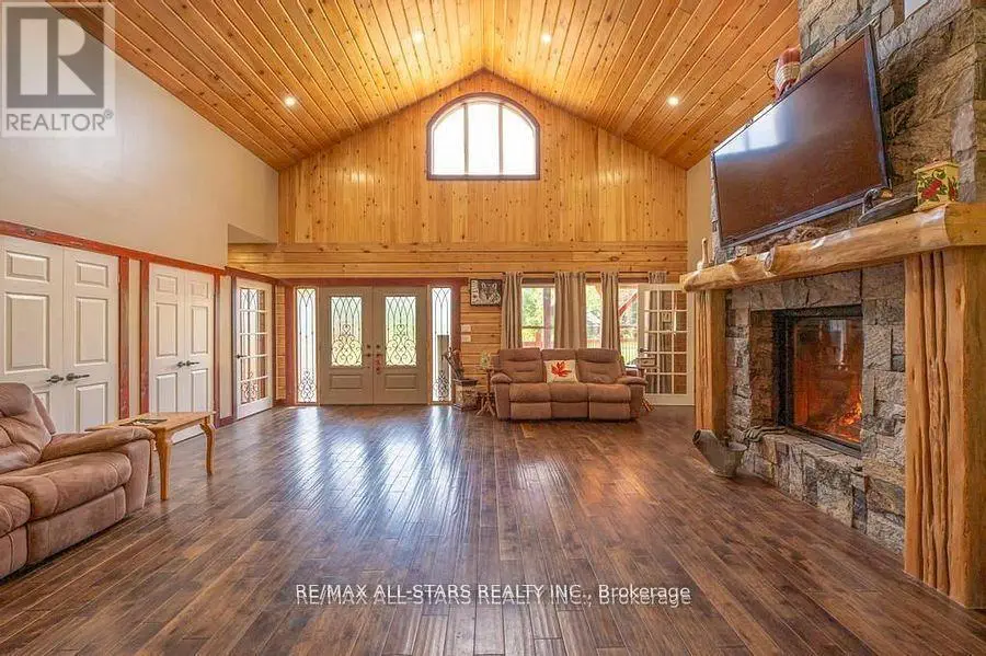 177 Ellwood Crescent, Trent Lakes, Ontario  K0M 1A0 - Photo 3 - X12036229